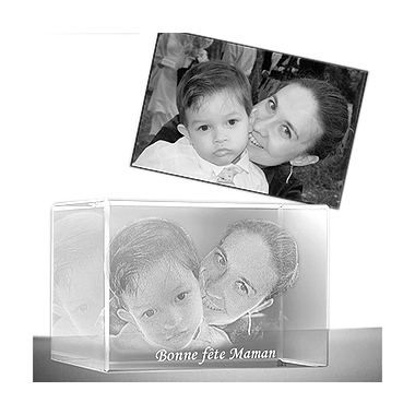 Cube en verre avec votre photo gravée en 3D Cube en verre avec votre photo gravée en 3D