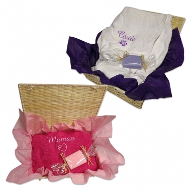 Ensemble paréo brodé et savon Ensemble paréo brodé et savon